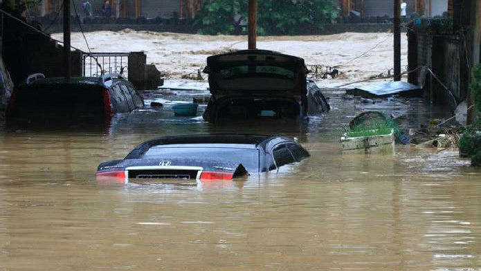 下雨天車被水淹了怎么辦