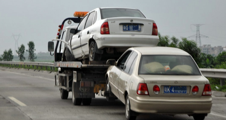 如果在高速公路上車壞了怎么辦