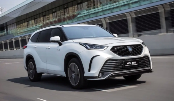 皇冠陸放suv2022全新款價(jià)格七座 皇冠陸放新車售價(jià)28.38萬（分期首付12.09萬）