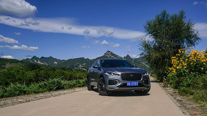 個(gè)性鮮明 捷豹F-PACE 2.0T 賽旗版評測