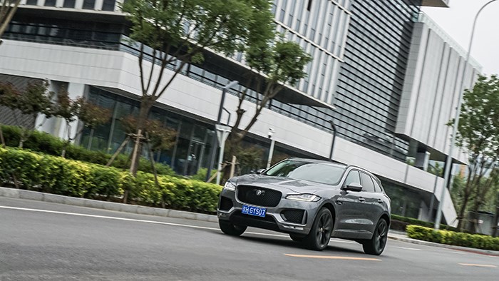 個(gè)性鮮明 捷豹F-PACE 2.0T 賽旗版評測